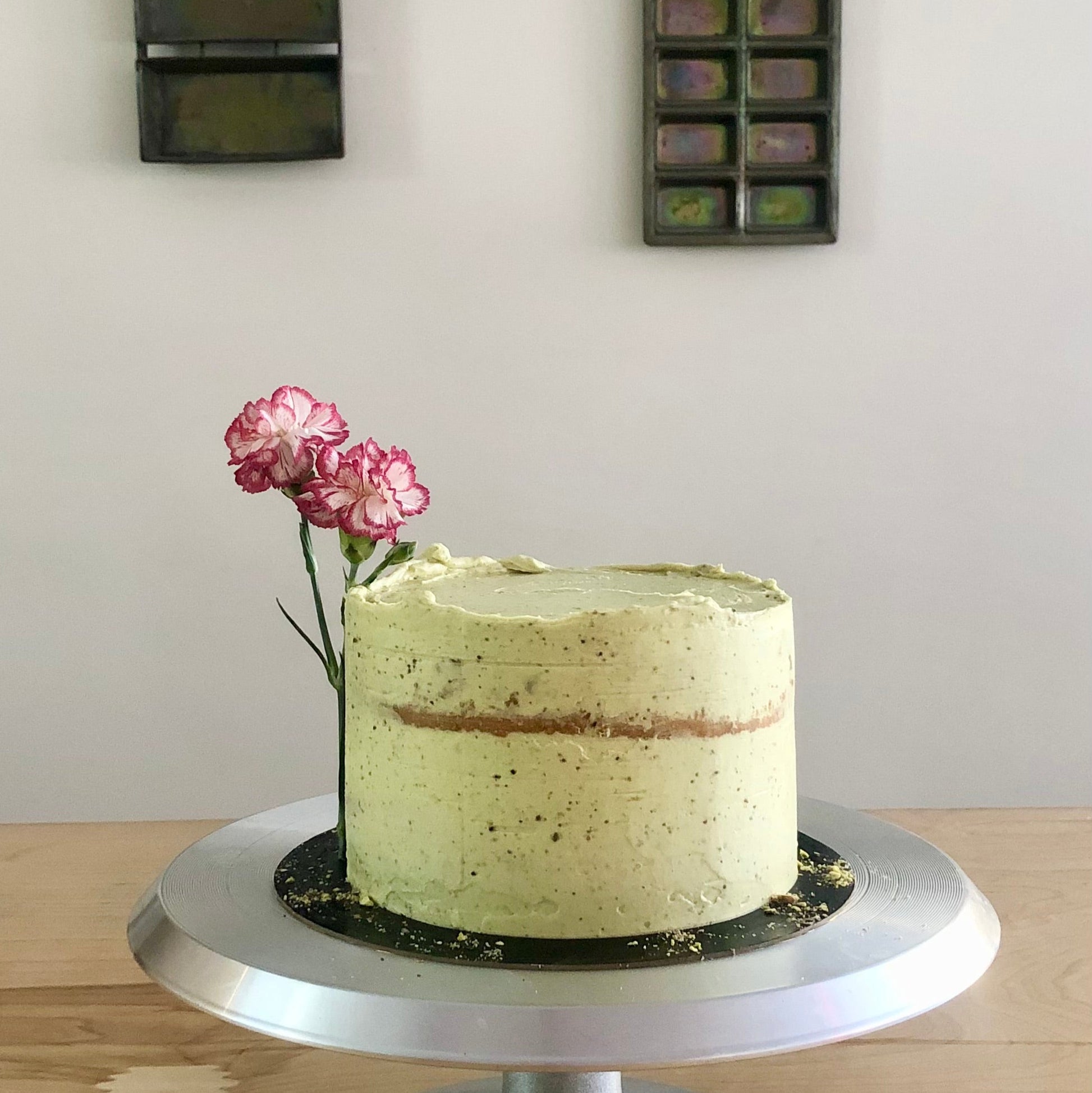 Classic Sponge Cake par Jaimée Sweets & Cie – gàteaux sur mesure, custom à Montreal”